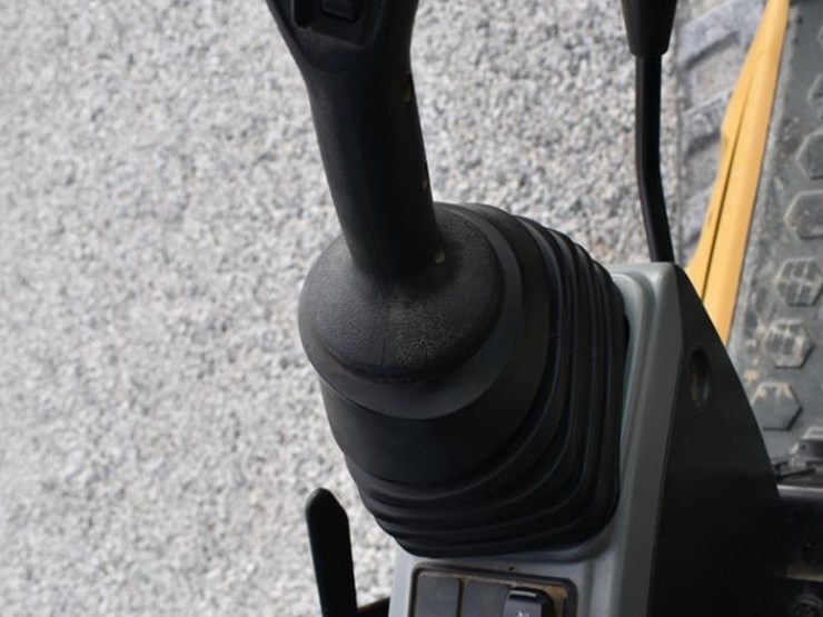 2019-caterpillar-305.5e2-cr-image-59