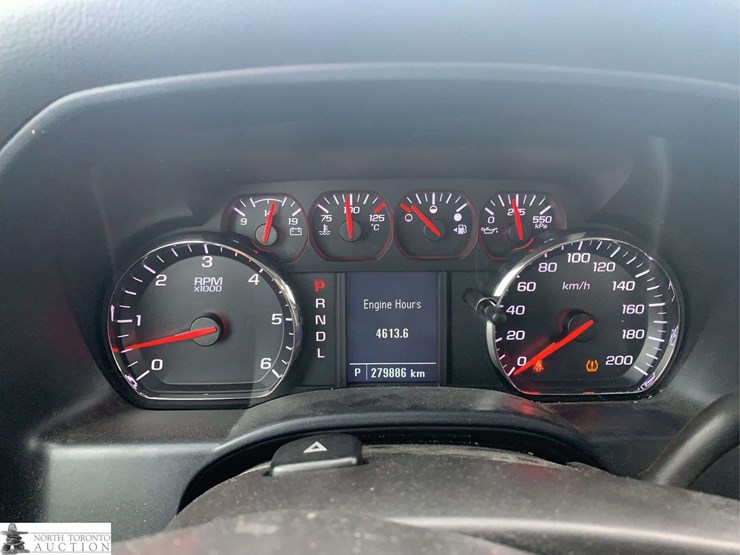 2018-chevrolet-silverado-1500-image-21