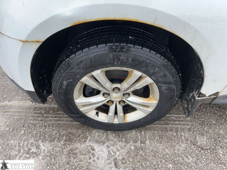 2015-chevrolet-equinox-ls-image-14