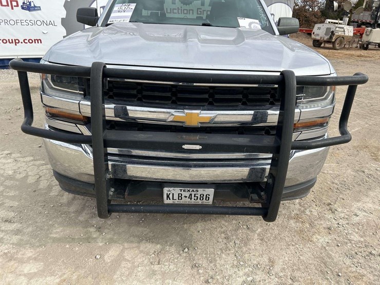 2018-chevrolet-silverado-1500-image-23