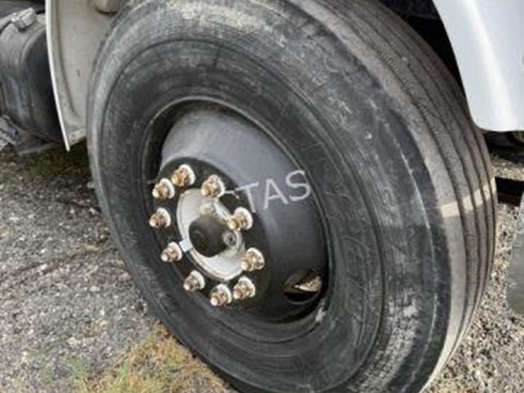 2000-international-4700-image-5