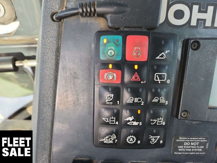 2015-deere-410l-image-11