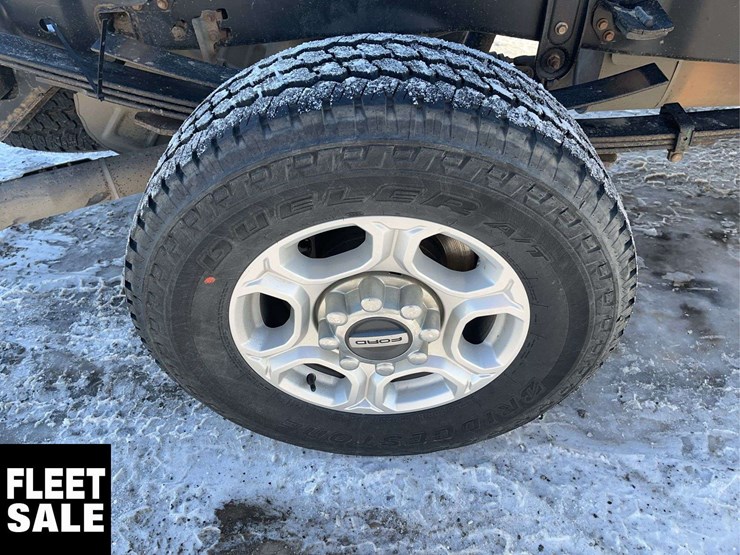 2021-ford-f350-image-12