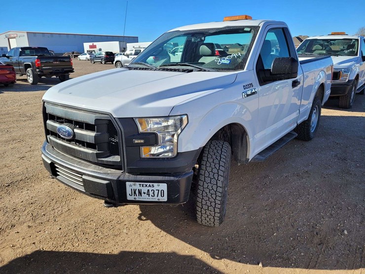 2017-ford-f150-xl-image-1