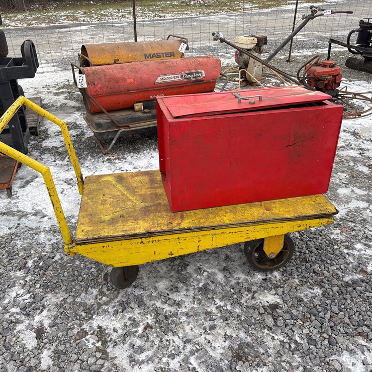 #6536 • E1. Roll cart with snap on cabinet