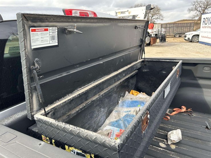 2018-chevrolet-silverado-1500-image-23