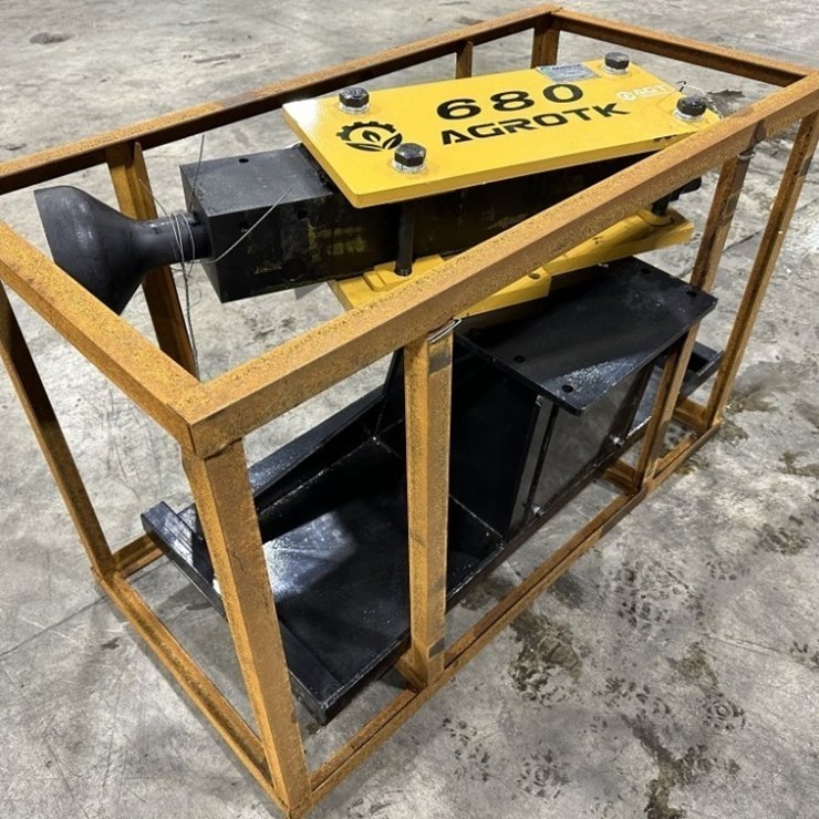 2025 AGT PD680-PZ Post Driver