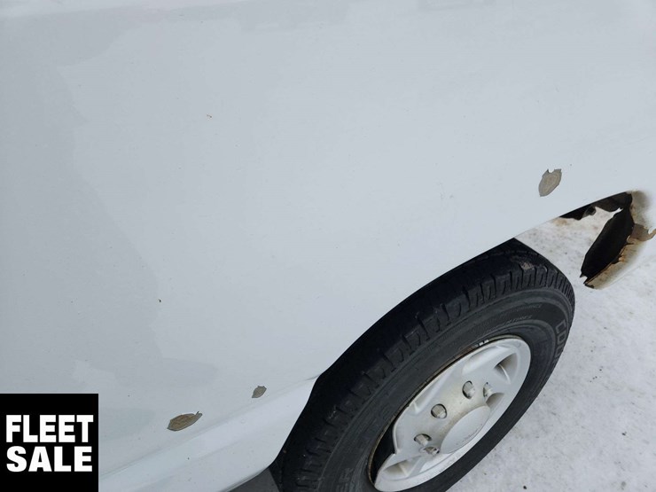 2013-ford-cargo-image-37