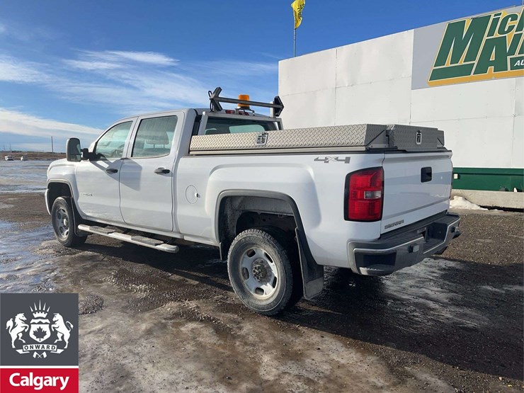 2015-gmc-sierra-2500hd-image-3