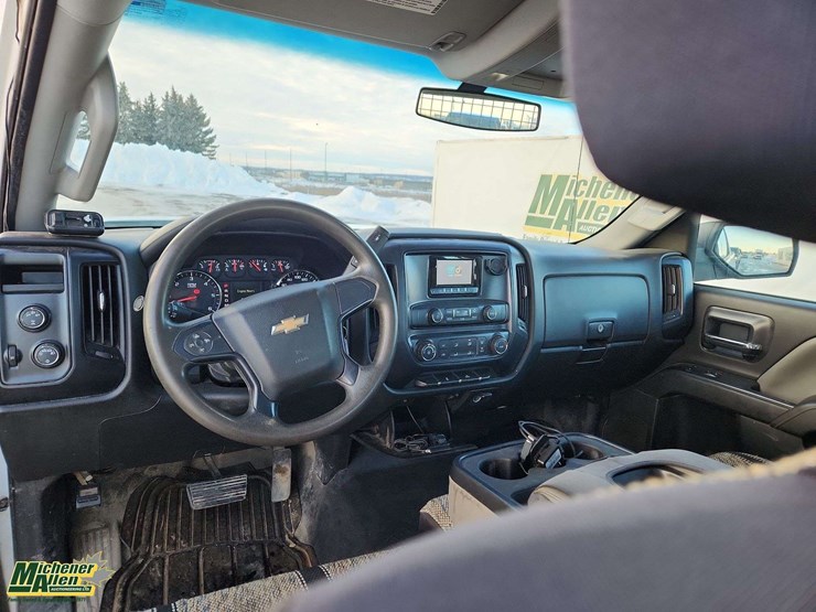 2015-chevrolet-silverado-2500hd-image-22