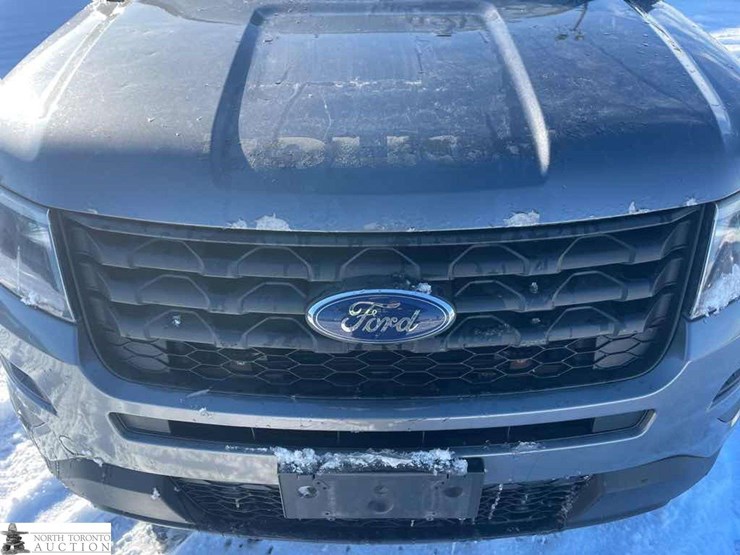 2019-ford-explorer-image-8