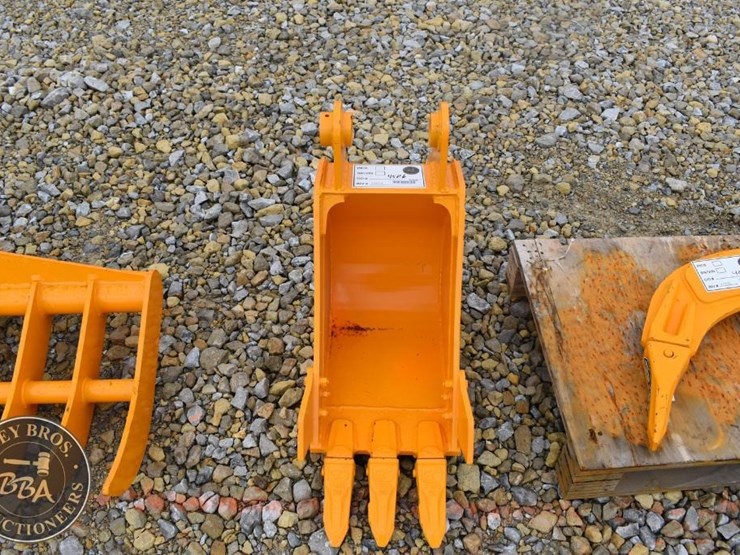 caterpillar-305-image-1