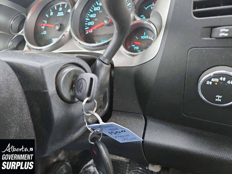 2011-chevrolet-silverado-1500-lt-image-25