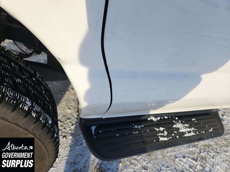 2014-ford-cargo-image-30