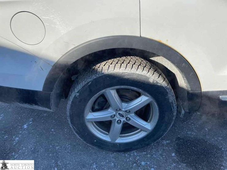 2017-ford-explorer-image-8