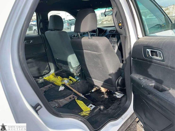 2017-ford-explorer-image-31