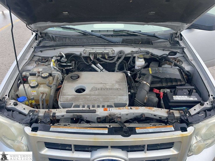 2010-ford-escape-hybrid-image-11