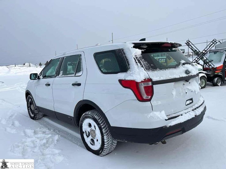 2018-ford-explorer-image-4