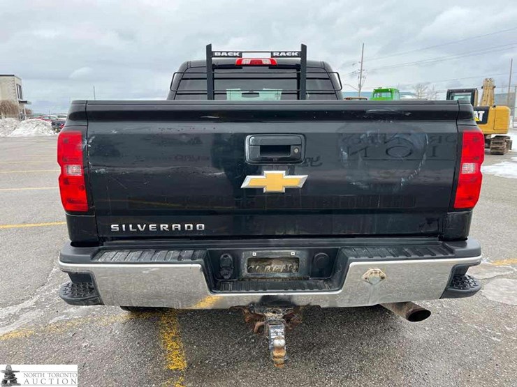 2015-chevrolet-k2500-image-5