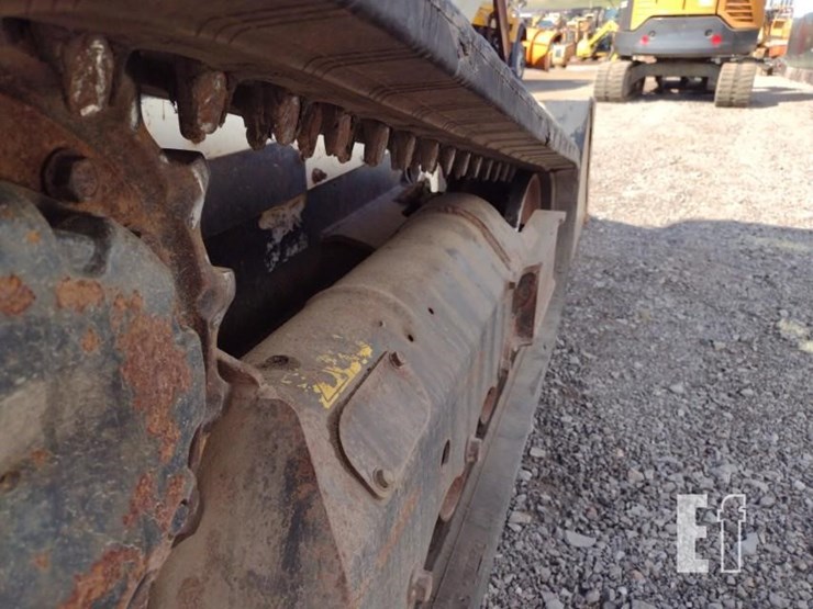 2020-bobcat-t590-image-30