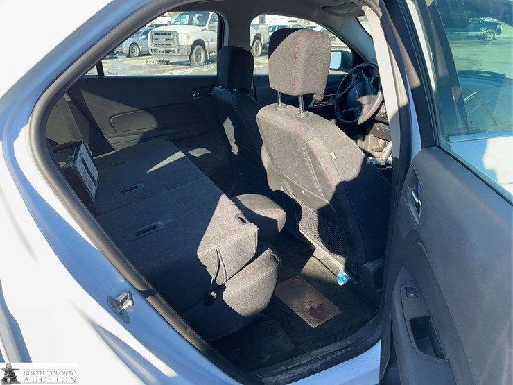 2015-chevrolet-equinox-ls-image-24