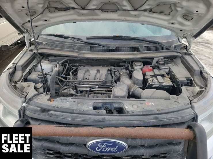 2016-ford-explorer-image-21