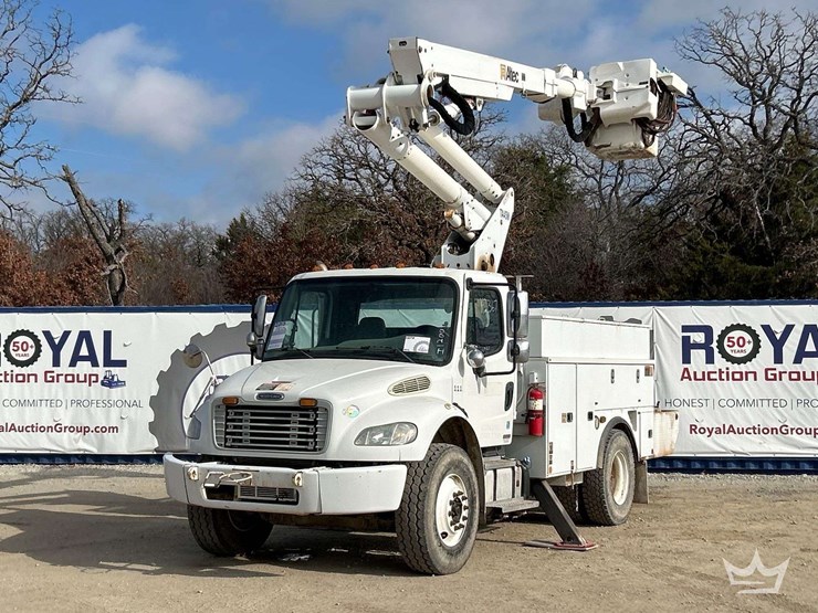 2013-freightliner-m2-ta45m-altec-bucket-truck-image-1