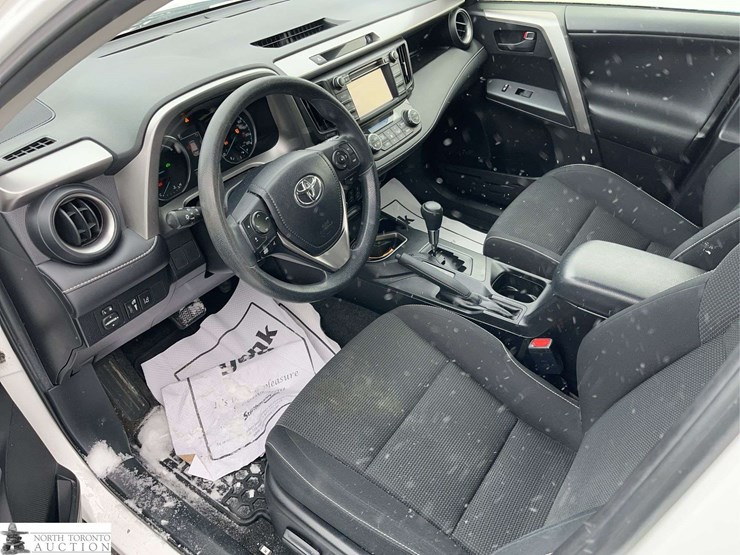 2017-toyota-rav4-image-25