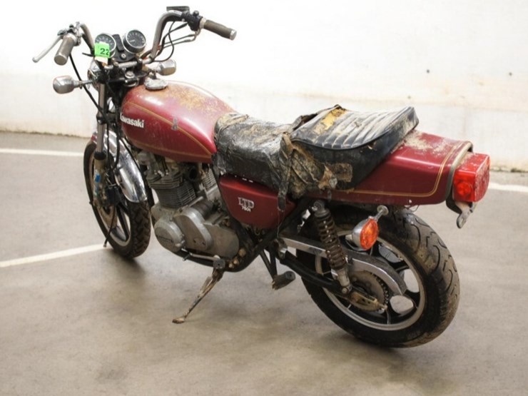 1980-kawasaki-kz750-twin-motorcycle-image-6