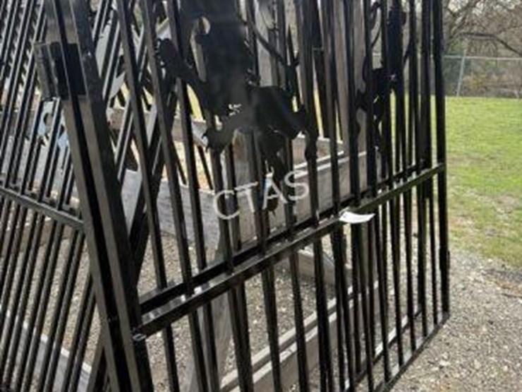#127-•-bi-parting-iron-gate-w/-lion-motif---4.2m-image-1