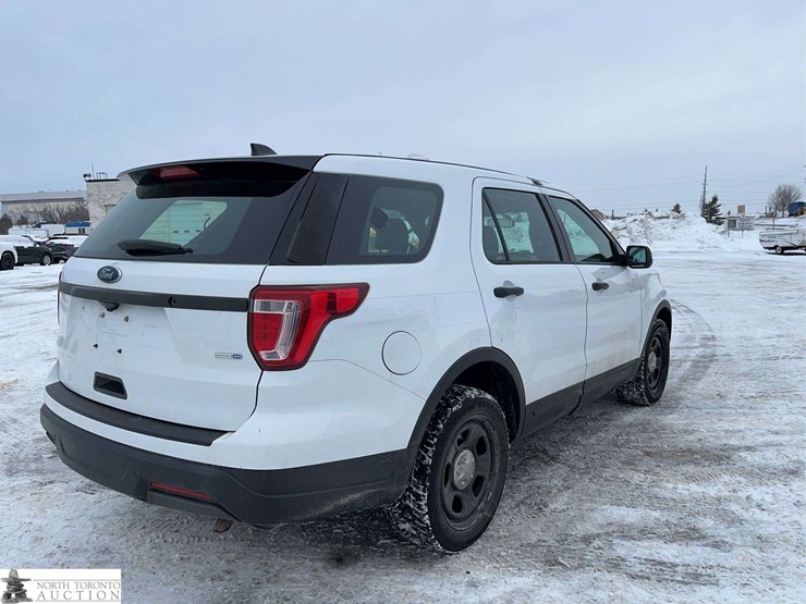 2018-ford-explorer-image-4