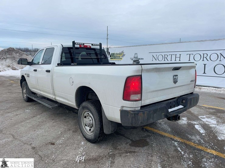 2015-dodge-2500-image-3