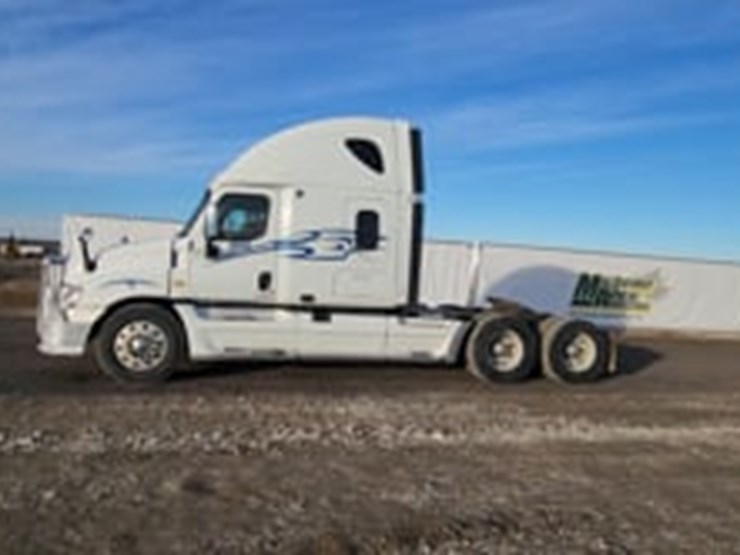 2009-freightliner-cascadia-t/a-sleeper-tractor-image-5