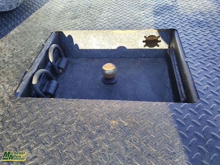 2015-chevrolet-silverado-2500hd-image-36