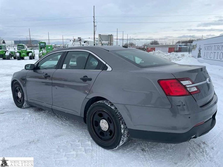 2017-ford-taurus-police-inte-image-6