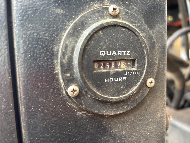 2009-international-7400-image-42