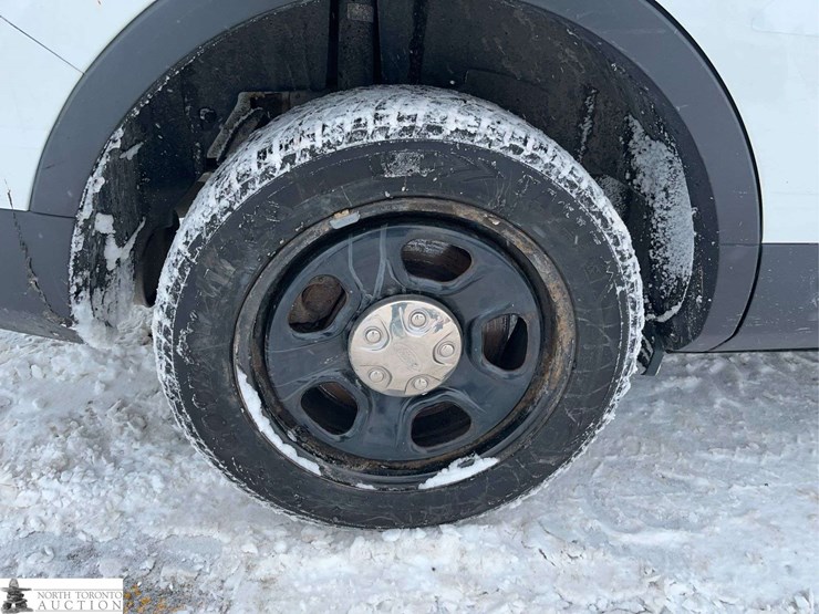 2016-ford-explorer-police-interceptor-image-12