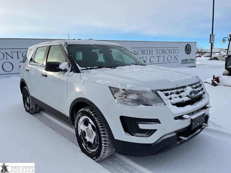 2018-ford-explorer-image-3