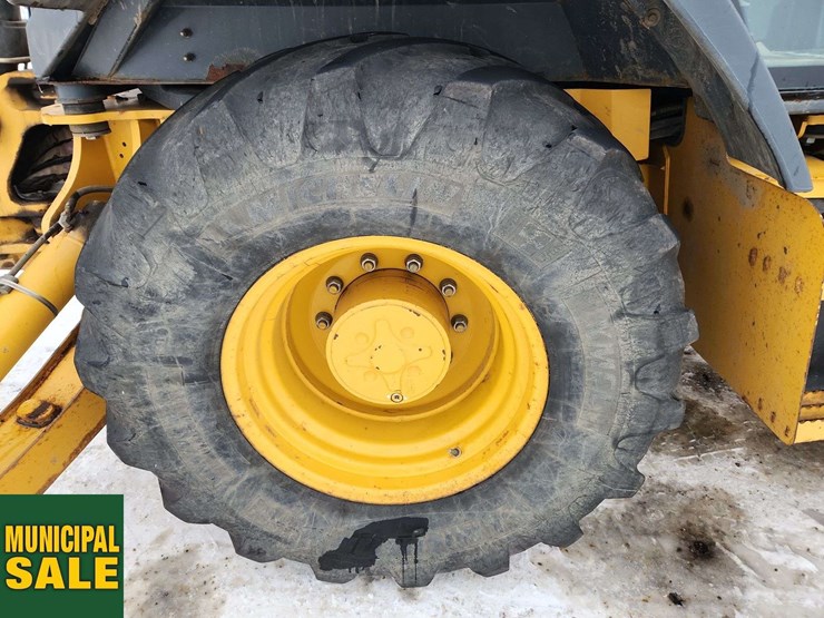 2011-deere-410j-image-13