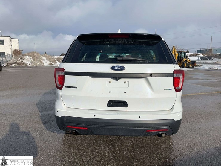 2017-ford-explorer-image-5