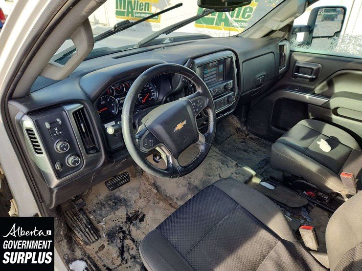 2016-chevrolet-silverado-2500hd-image-19