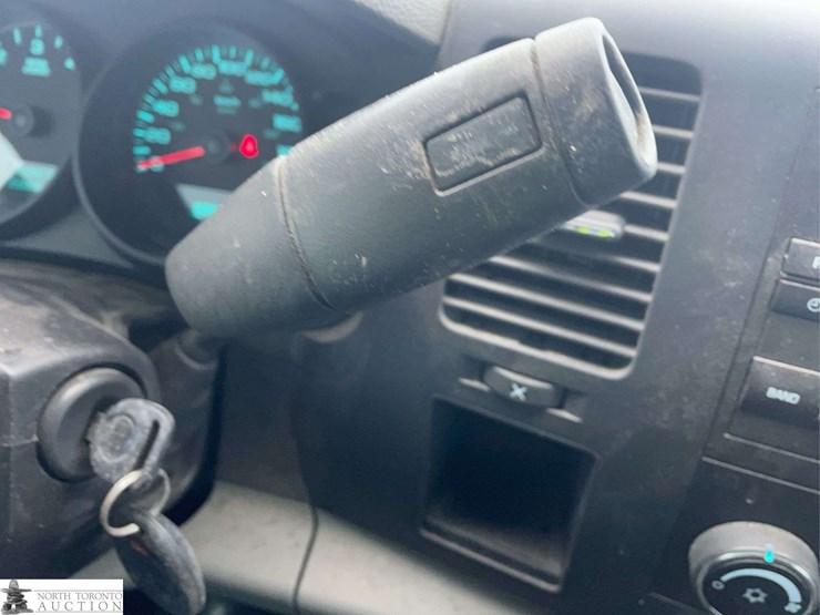 2013-chevrolet-silverado-1500-image-15