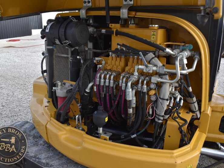 2019-caterpillar-305.5e2-cr-image-48