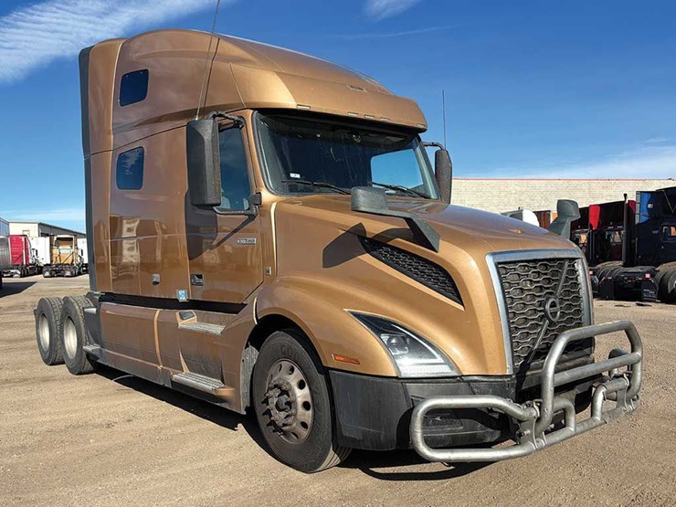 2022-volvo-vnl-760-image-1
