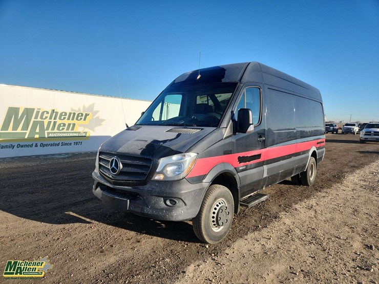 2015-mercedes-benz-sprinter-3500-image-1