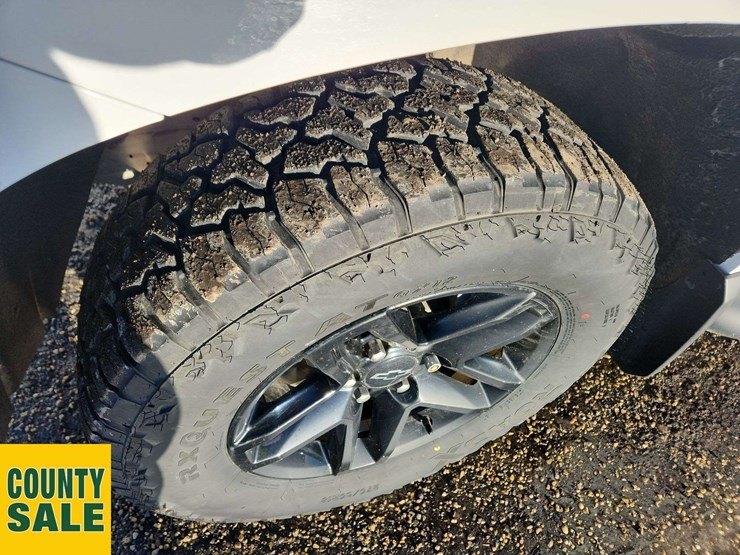 2022-chevrolet-silverado-1500-image-31