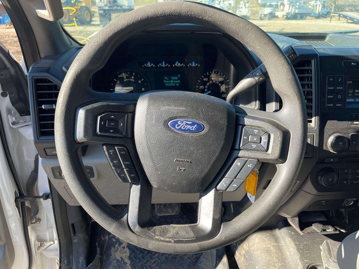 2017-ford-f150-image-16