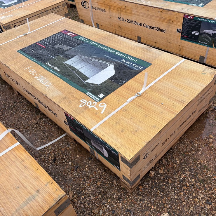 #8029 • LIVESTOCK METAL SHED