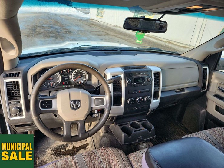 2011-dodge-1500-image-21