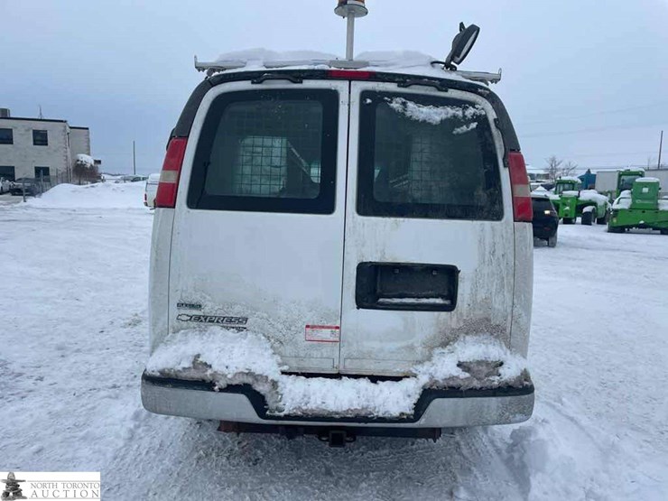 2011-chevrolet-express-g3500-image-5